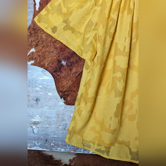 Mustard Yellow Lace With Lining Ruffled Blouse W Keyhole Opening in Back - Picture 4 of 15
